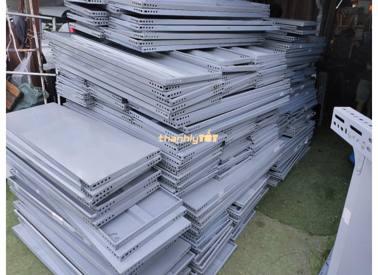 Kệ Sắt V Lỗ Thanh Lý Giá Rẻ Chất Lượng Tại TPHCM